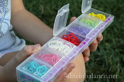 how-to-rainbow-loom-frugal-03